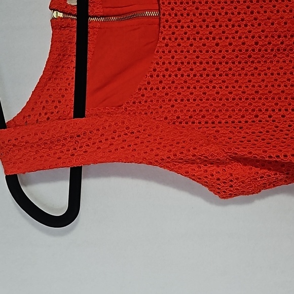Banana Republic Women's Lava Red Sleeveless Eyelet Blouse Size 10 - Picture 5 of 9